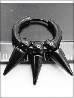 Моносерьга для пирсинга уха с конусами. Сталь с покрытием.