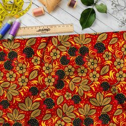 Ткань оксфорд 600 хохлома с цветами и ягодами на красном ковре