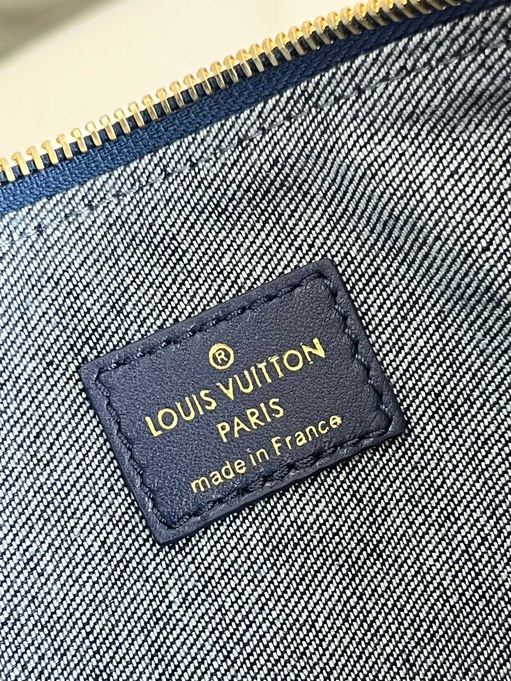 Louis Vuitton Coussin PM