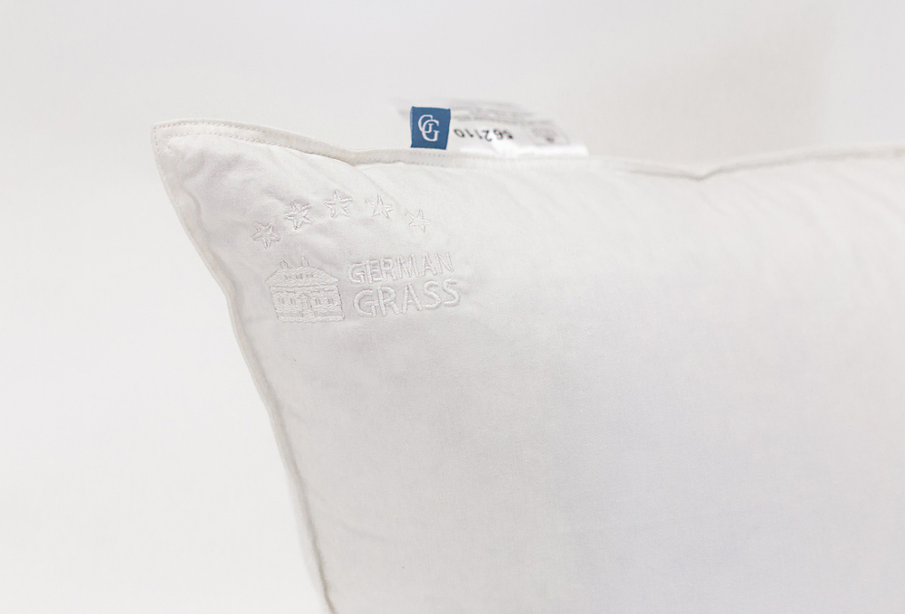 Подушка пуховая средняя 68x68 German Grass Hotel Down Grass 5 Stars