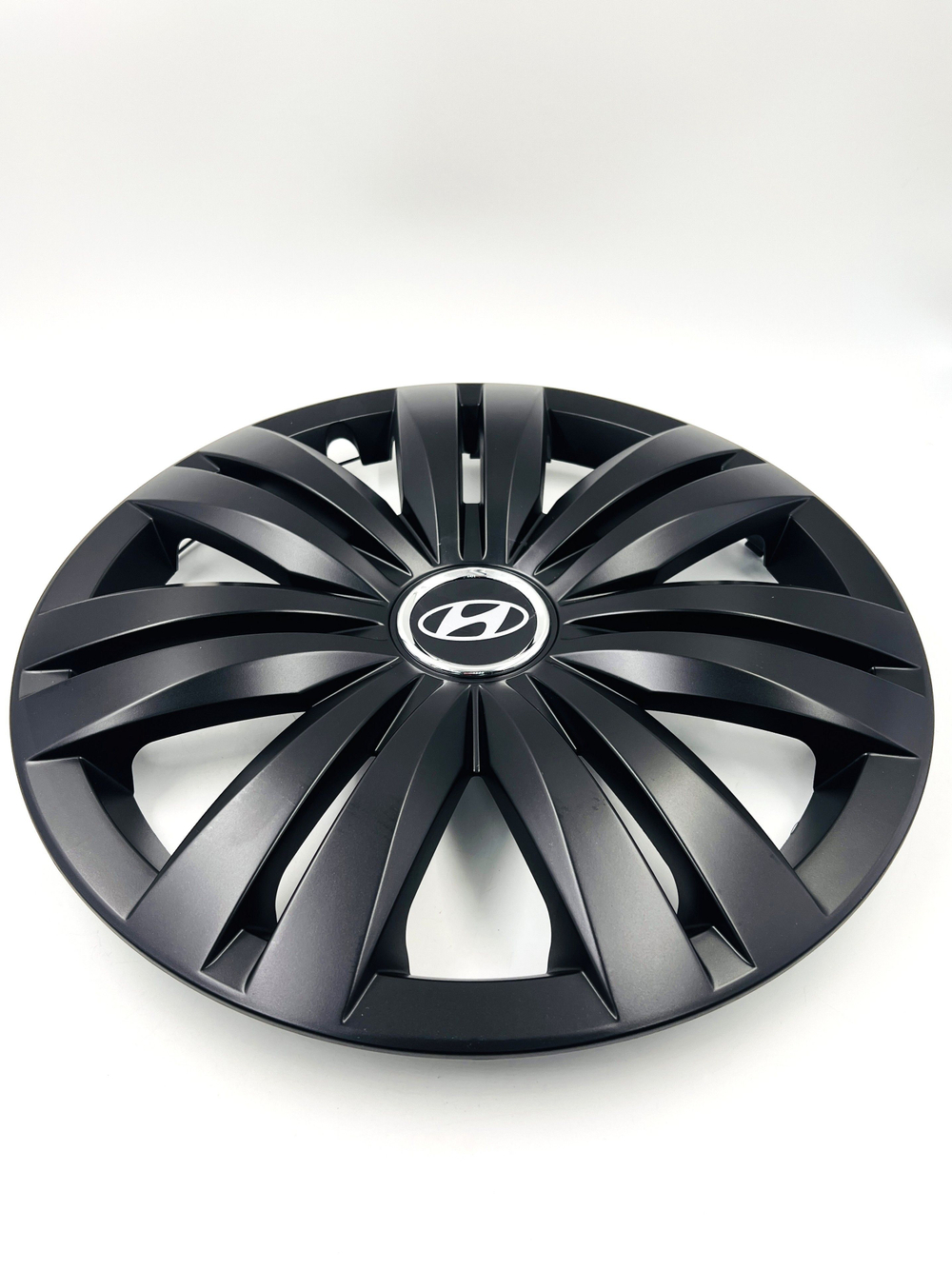 Колпаки на колеса гибкие черные с эмблемой R17 4 шт