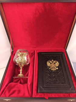 Набор №15 "Ежедневник Герб РФ (из натуральной кожи со съемной обложкой) и бокал для коньяка "Герб РФ"