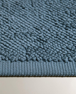 Zara Home - Гладкий нескользящий коврик для ванной, синий, 50x70 см
