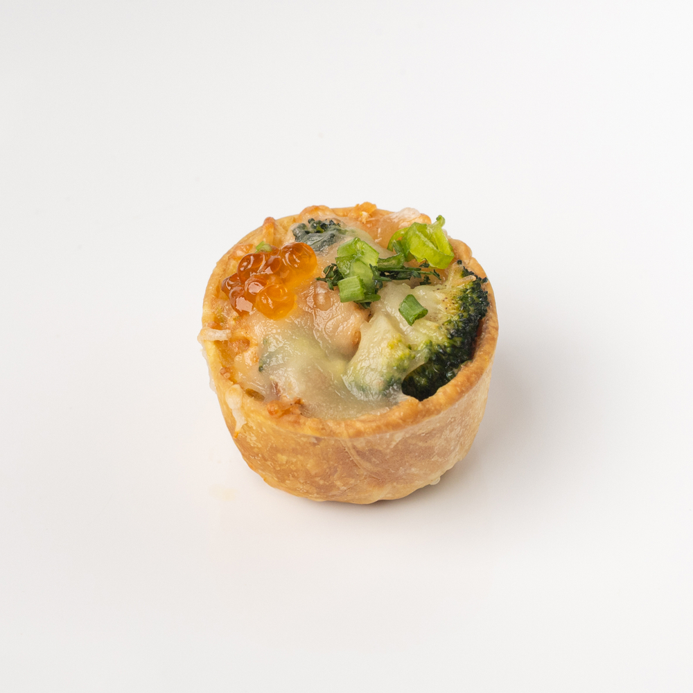 Киш лососем брокколи и шпинатом 16 шт