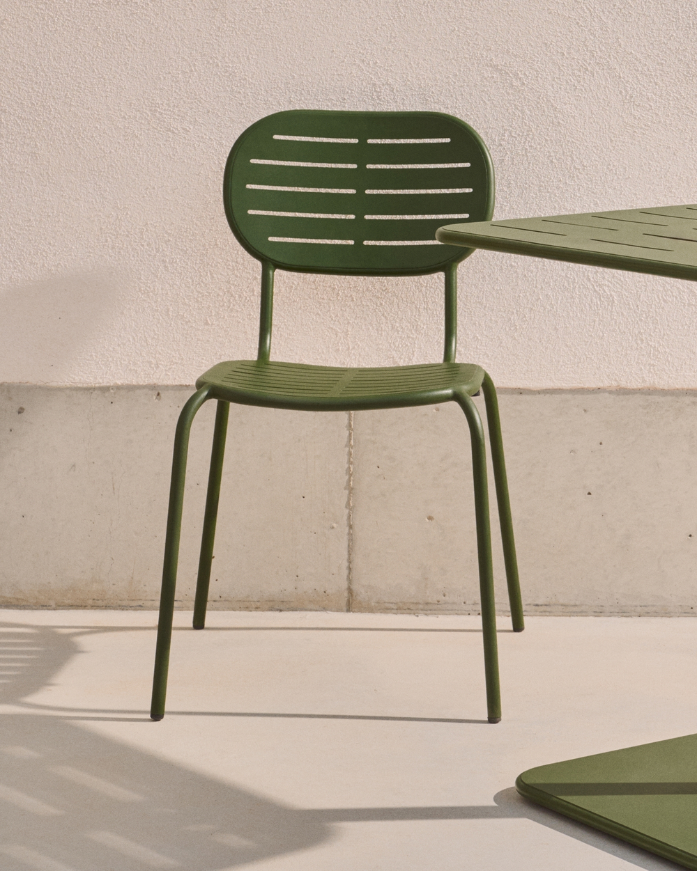 Уличный стул Brai из зеленой оцинкованной стали