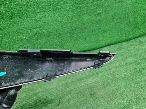 Накладка переднего бампера левая Hongqi HS3 23-нв