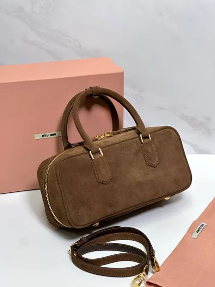 Замшевая сумка MIU MIU Arcadie matelasse, коричневый