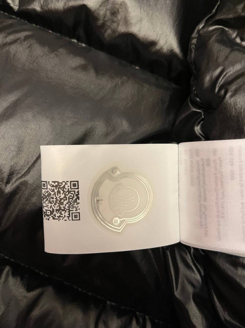 Пуховик Moncler