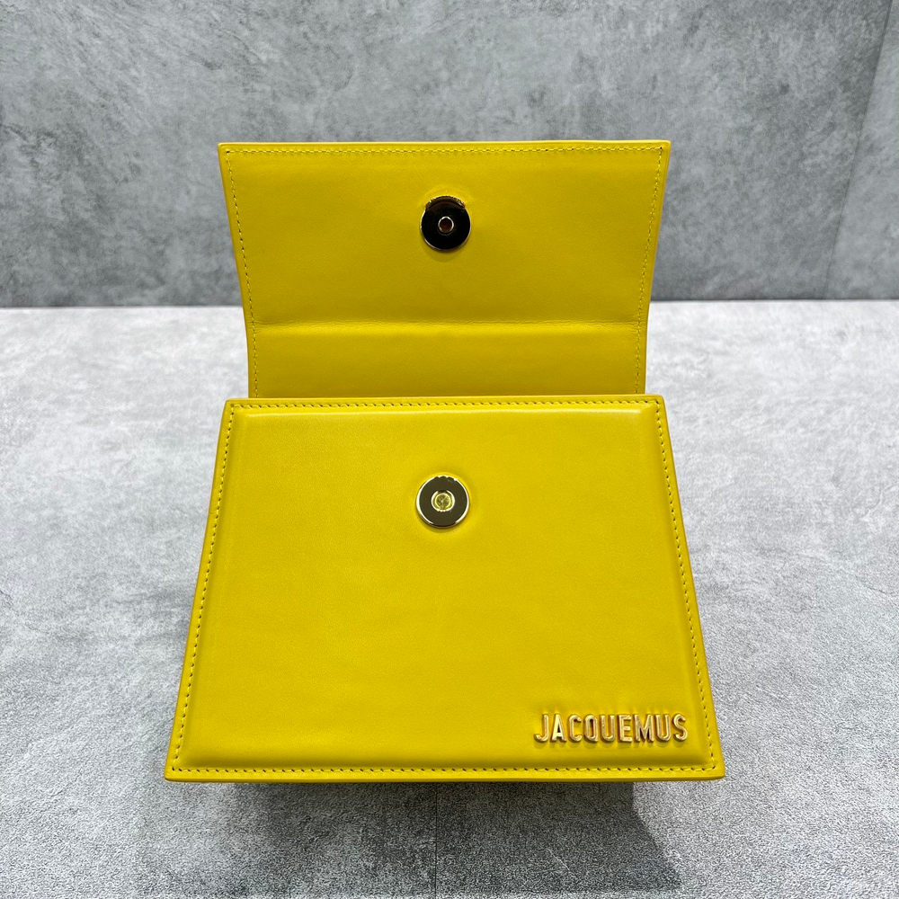 Jacquemus Le Chiquito Moyen 18 cm