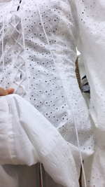 Платье со шнуровкой из шитья на подкладе