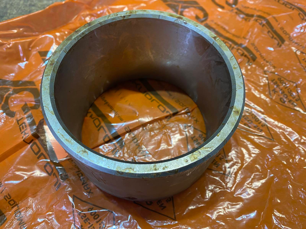 Втулка 4381856