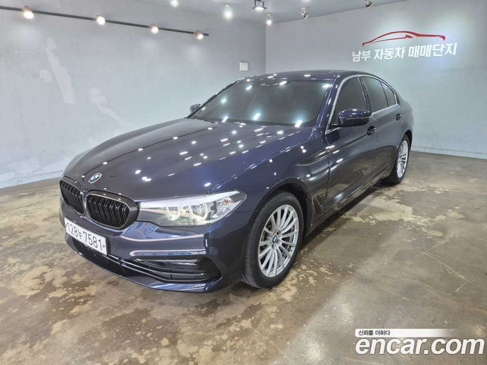 BMW 5 Series (G30) 520i Luxury (02.2020)