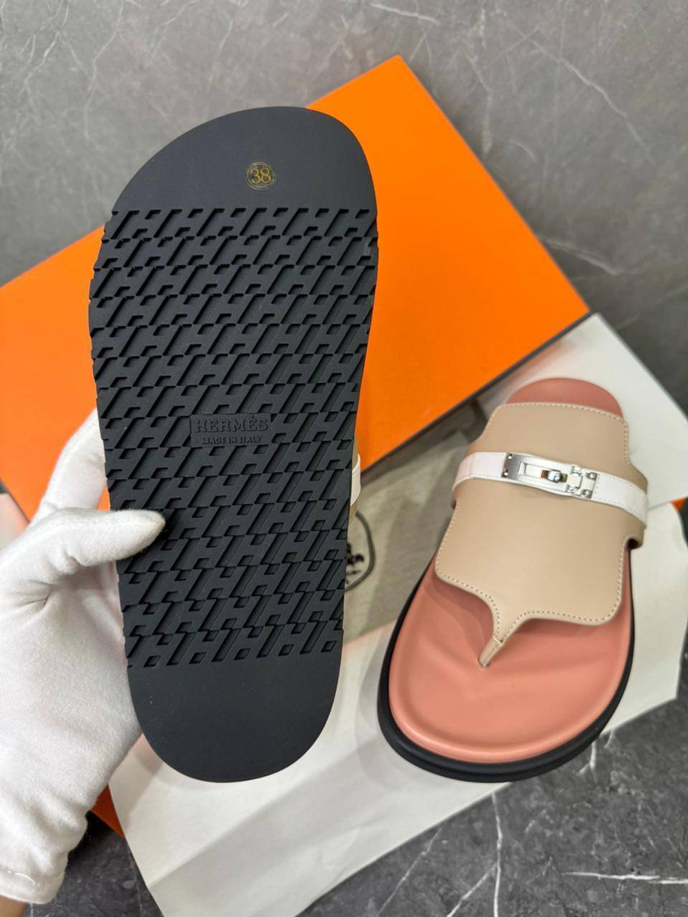 Шлепанцы Hermes