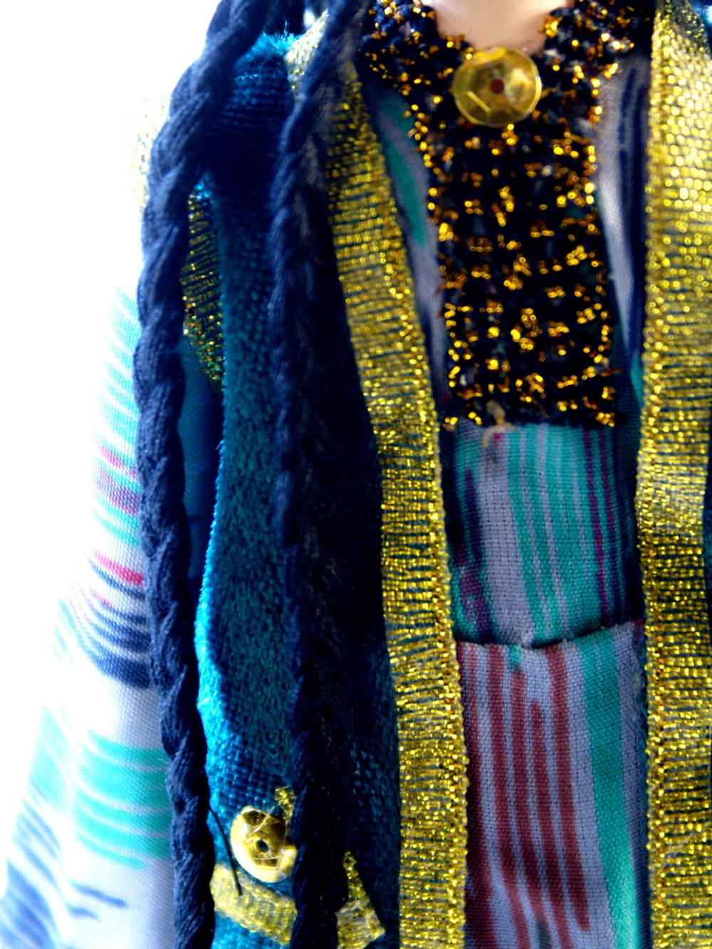 Кукла фарфоровая Узбечка