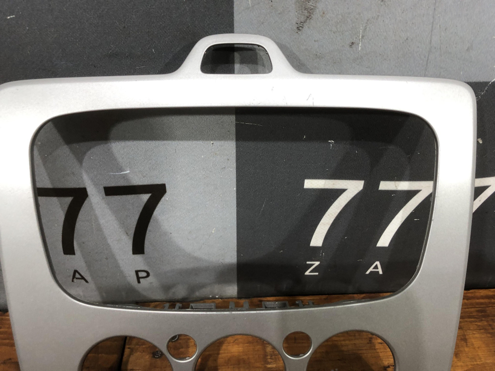 Рамка магнитолы Ford Focus 2 08-11 Б/У Оригинал 7M5118522A