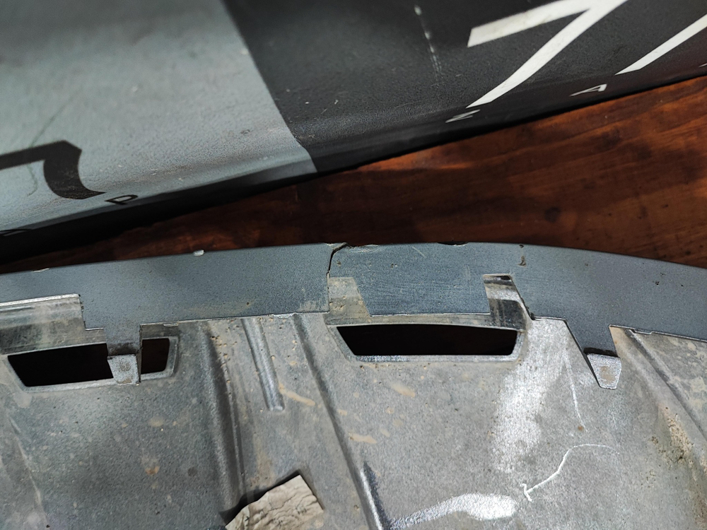 Юбка переднего бампера Haval Jolion 21-нв Б/У Оригинал 2803106XST01A