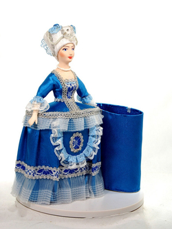 Кукла коллекционная Потешного промысла Шкатулка-футляр в костюме придворной дамы 18в. Европа