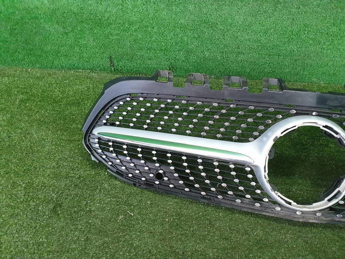 Решетка радиатора Mercedes A W177 (2018-2022)