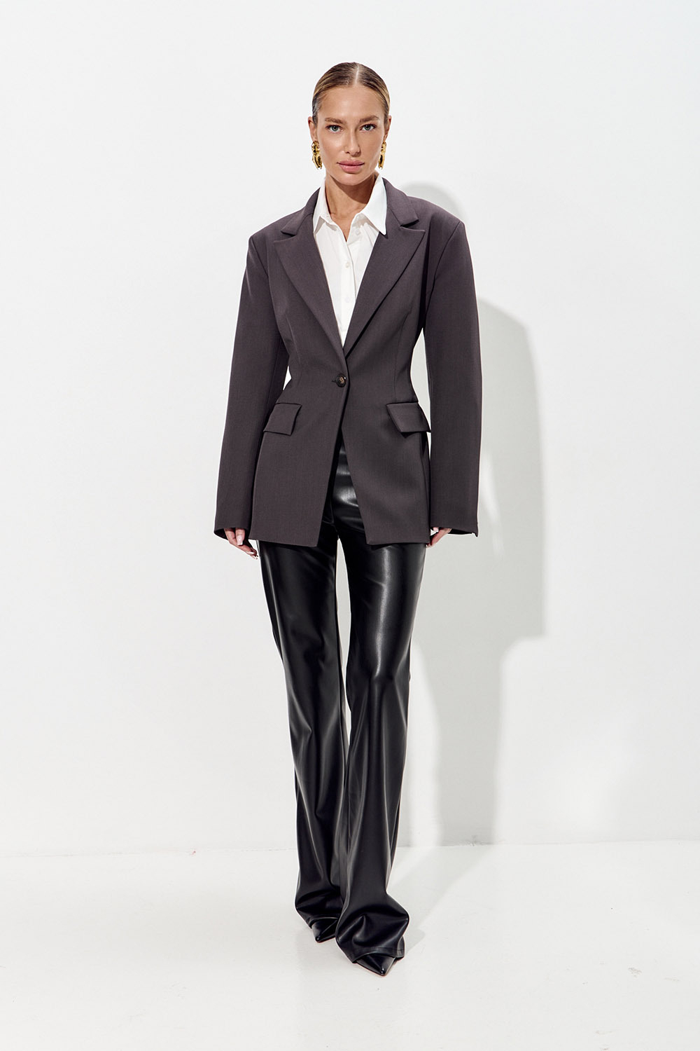 Приталенный пиджак "песочные часы" цвета графит