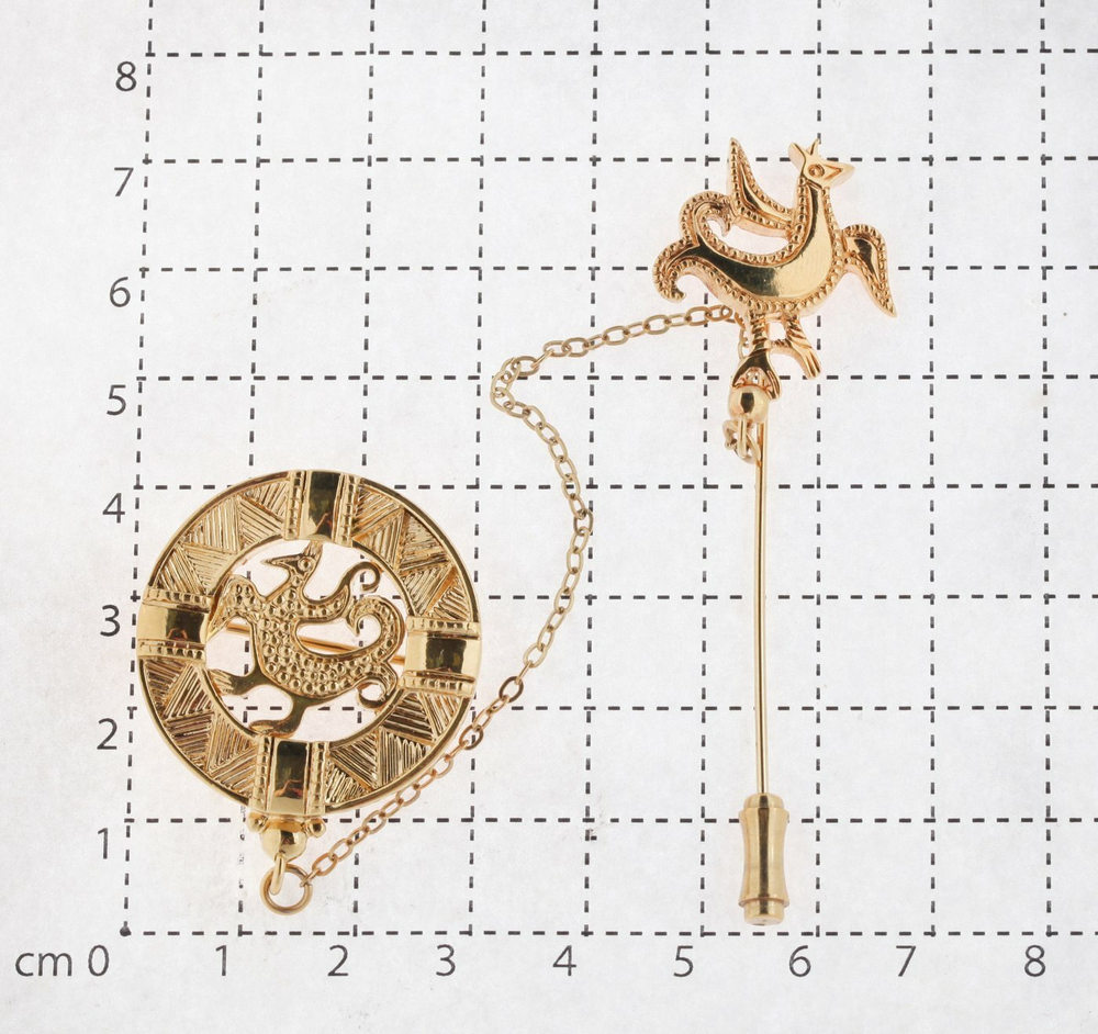 "Петушок" брошь в золотом покрытии из коллекции "Cocka-doodle-doo" от Jenavi с замком игла
