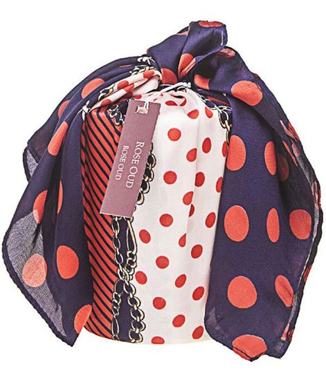 Большая красная свеча "ёлочка" с золотым цветком и платком, Cote Noire