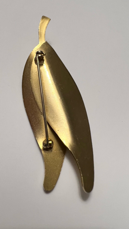 Брошь листочки с жемчугом