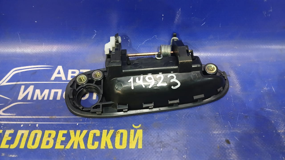 Ручка двери передней левой внешняя TOYOTA RAV4 1994-1999