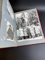 Большой альбом для фото СССР 1950 - е годы. Красный. Бархат с фотографиями . 30 х 21 см