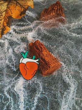 Значок металлический на одежду/Пин. Heart