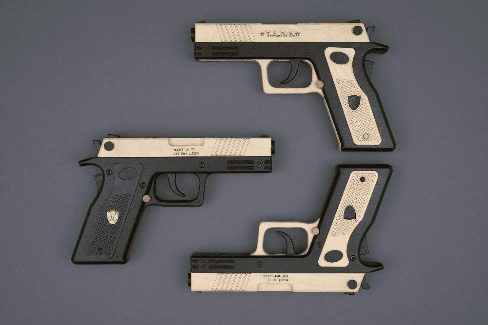 Пистолет GUARD PS-17 (STRIKER SR-17) от TARG - деревянный конструктор, сборная модель, 3d пазл