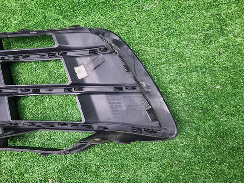 Решетка переднего бампера левая Audi SQ5 2 (17-20)