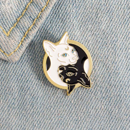 Значок металлический Котики. Инь и Ян, р-р 2,8х2см