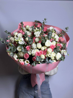 Букет из кустовых роз