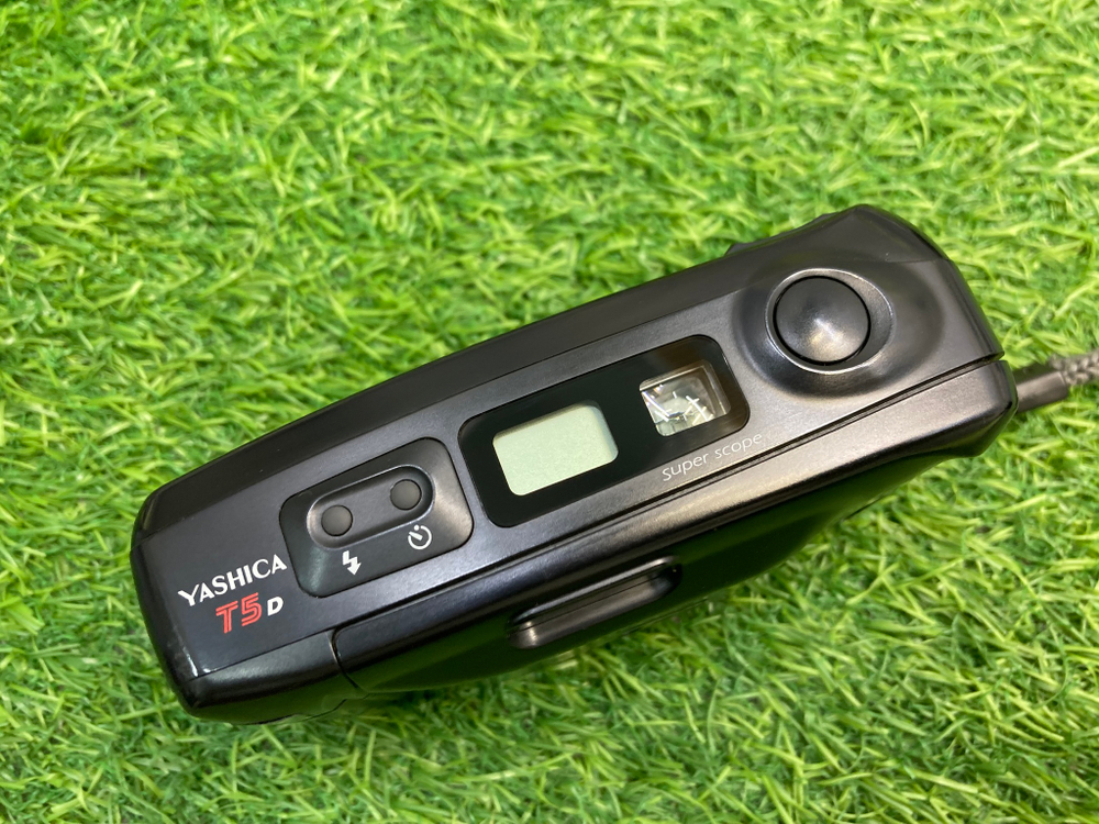Yashica T5D