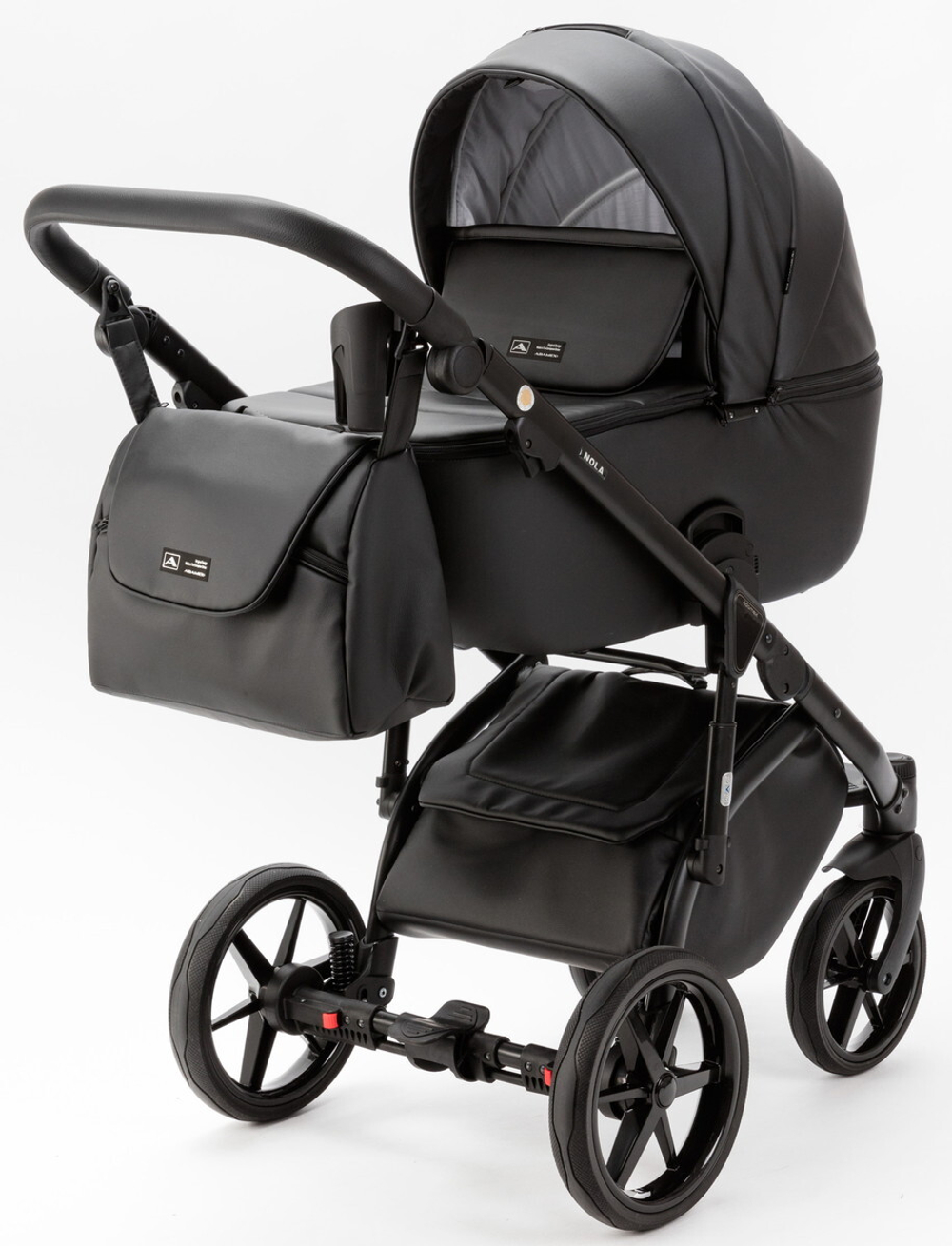 Детская коляска Adamex Nola Deluxe 2 в 1 N-SA02 (ЧЕРНАЯ КОЖА)