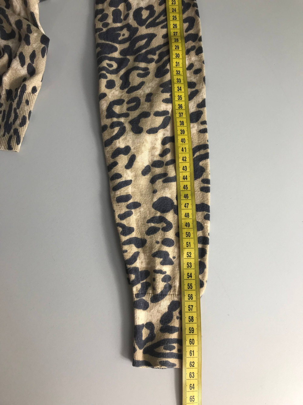 Кардиган Oasis с анималистическим принтом, маркировка ХS, визуально на 42 размер