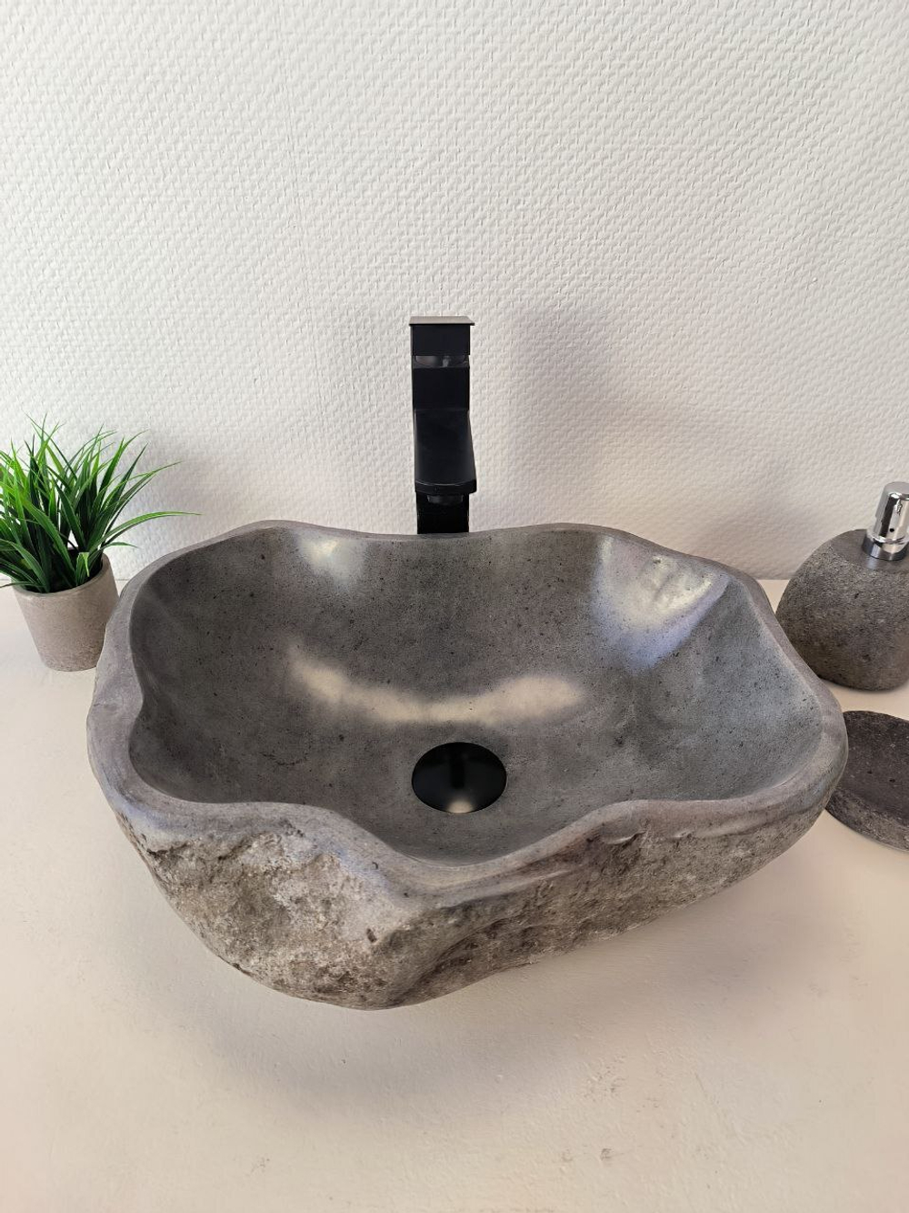Раковина из речного камня RS-65969 45х36х15 из натурального камня