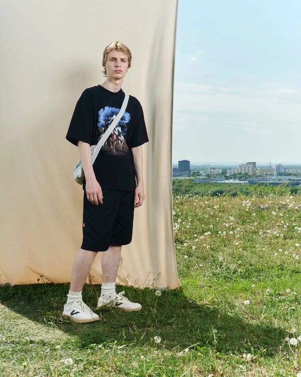 Футболка Horses Peach effect черная - фото 5