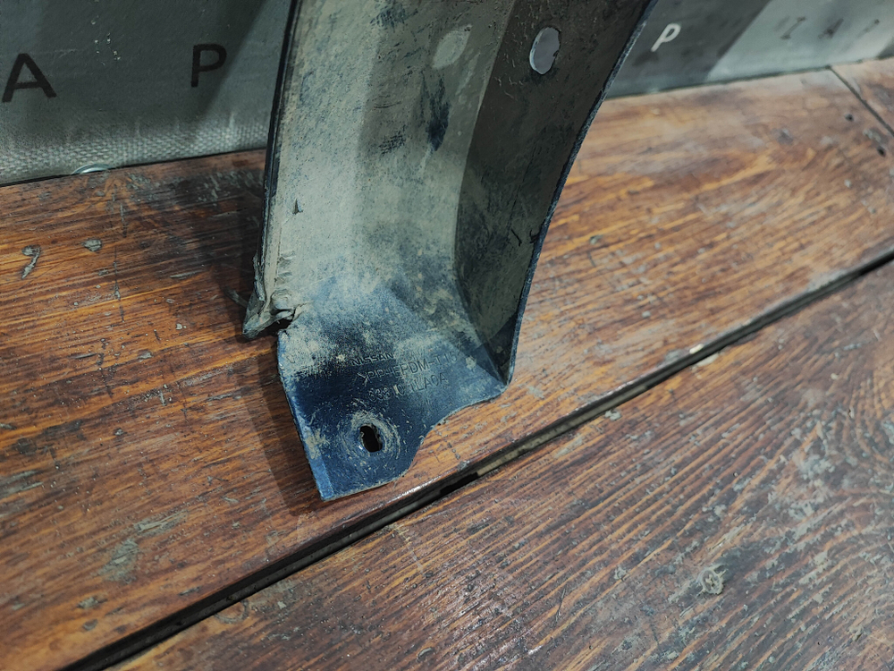 Накладка крыла переднего правого Infiniti QX80 17-24 Б/У Оригинал 638105ZA2C