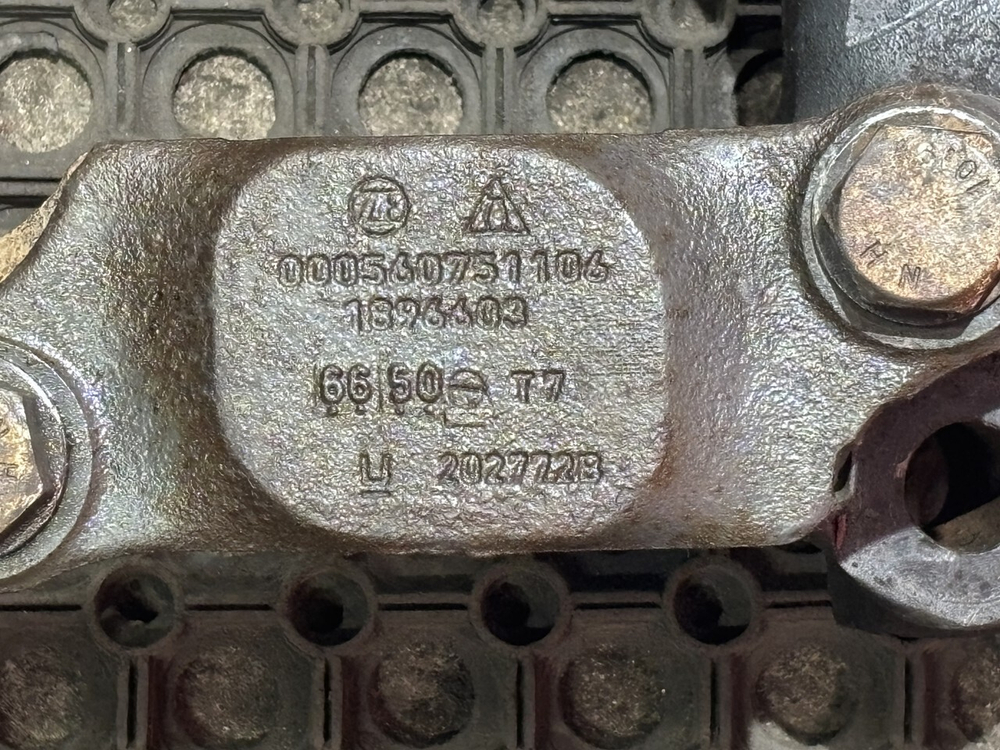 Кронштейн пневморессоры левый 2023г.