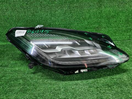 Фара правая Jaguar E-PACE (2017-2021) LED