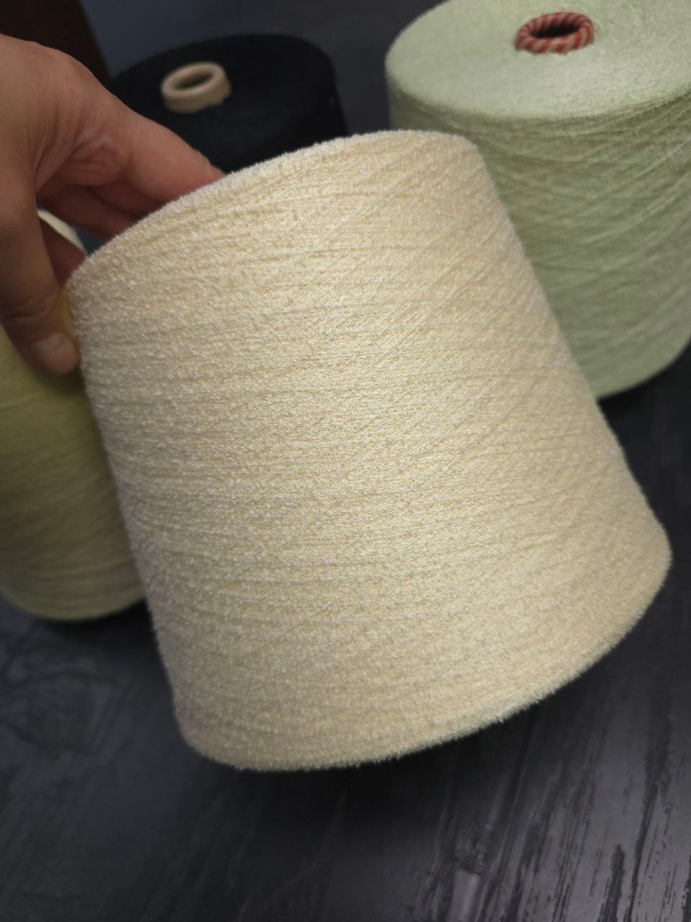 Итальянская бобинная пряжа от производителя Hasegawa , Состав 100% Хлопок, Длина 2000 м/100 граммах