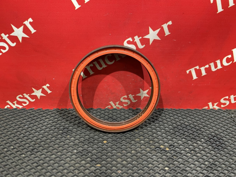 Сальник задней ступицы