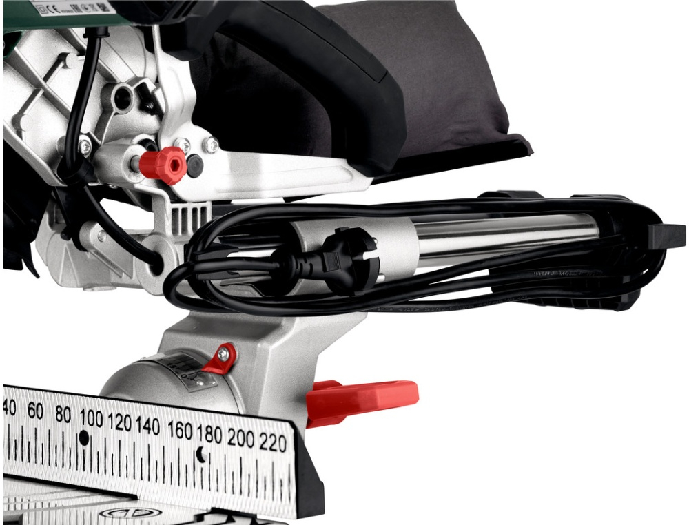 Пила торцовочная Metabo KGS 216 M (613216000)