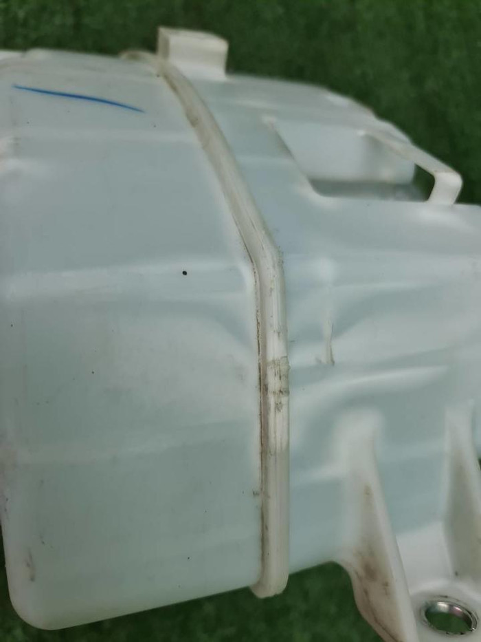 Бачок омывателя Toyota Camry xv70 (2017-н.в.)