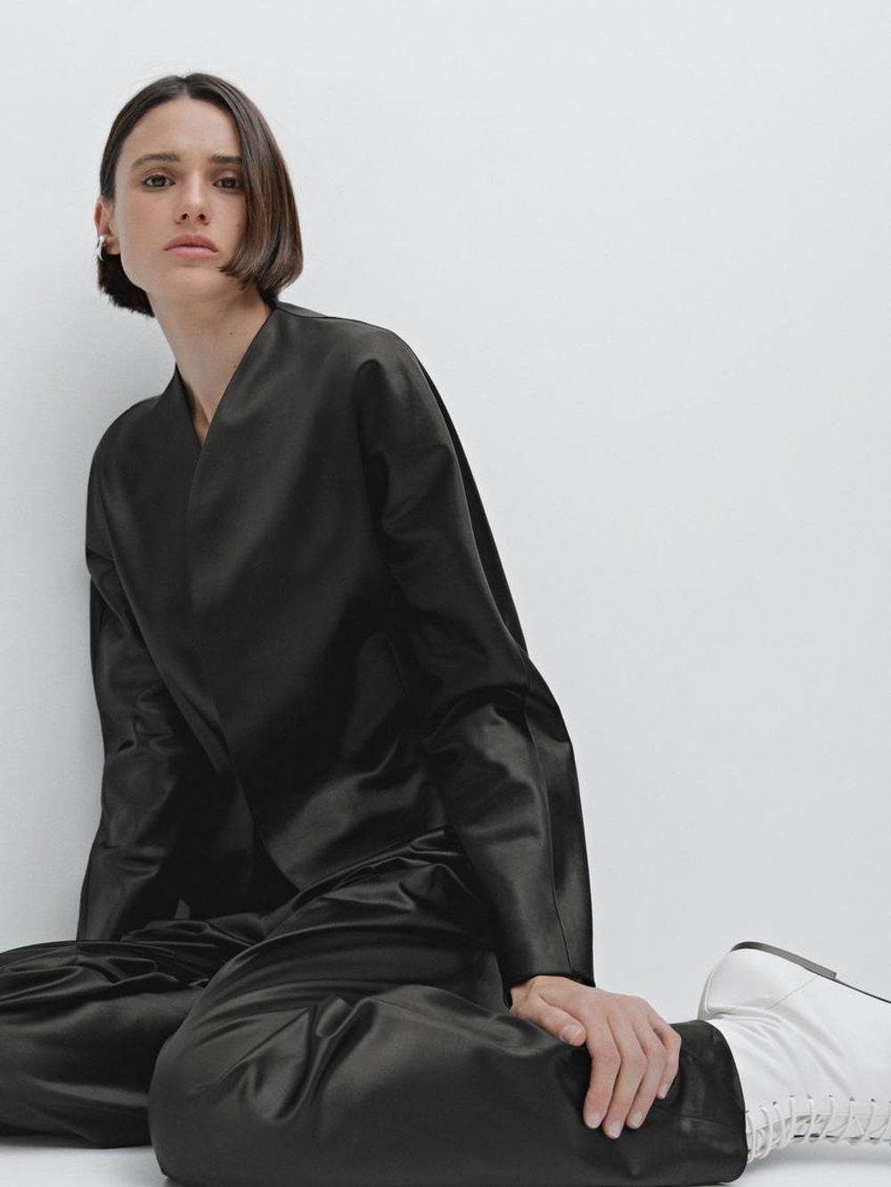 Massimo Dutti Короткий атласный блейзер - Studio, черный