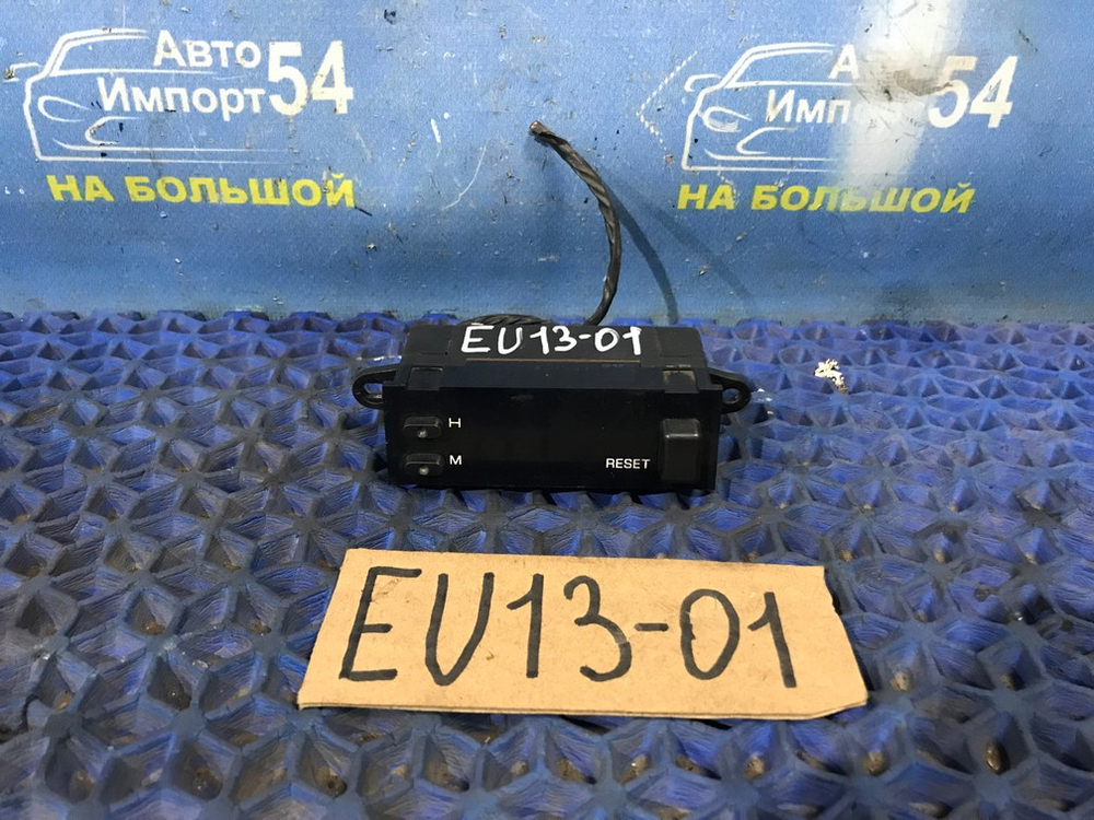 Часы салонные NISSAN BLUEBIRD 1993