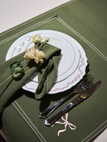 Салфетка сервировочная fancy bows оливкового цвета из коллекции essential, 45х45 см