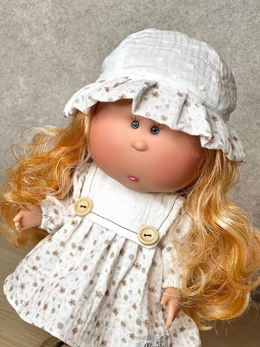 Кукла Nines виниловая 30см MIA CASE (3402A)