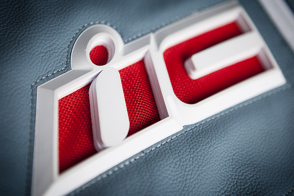 Мотокуртка - ICON SANCTUARY (кожа, серо-красная)